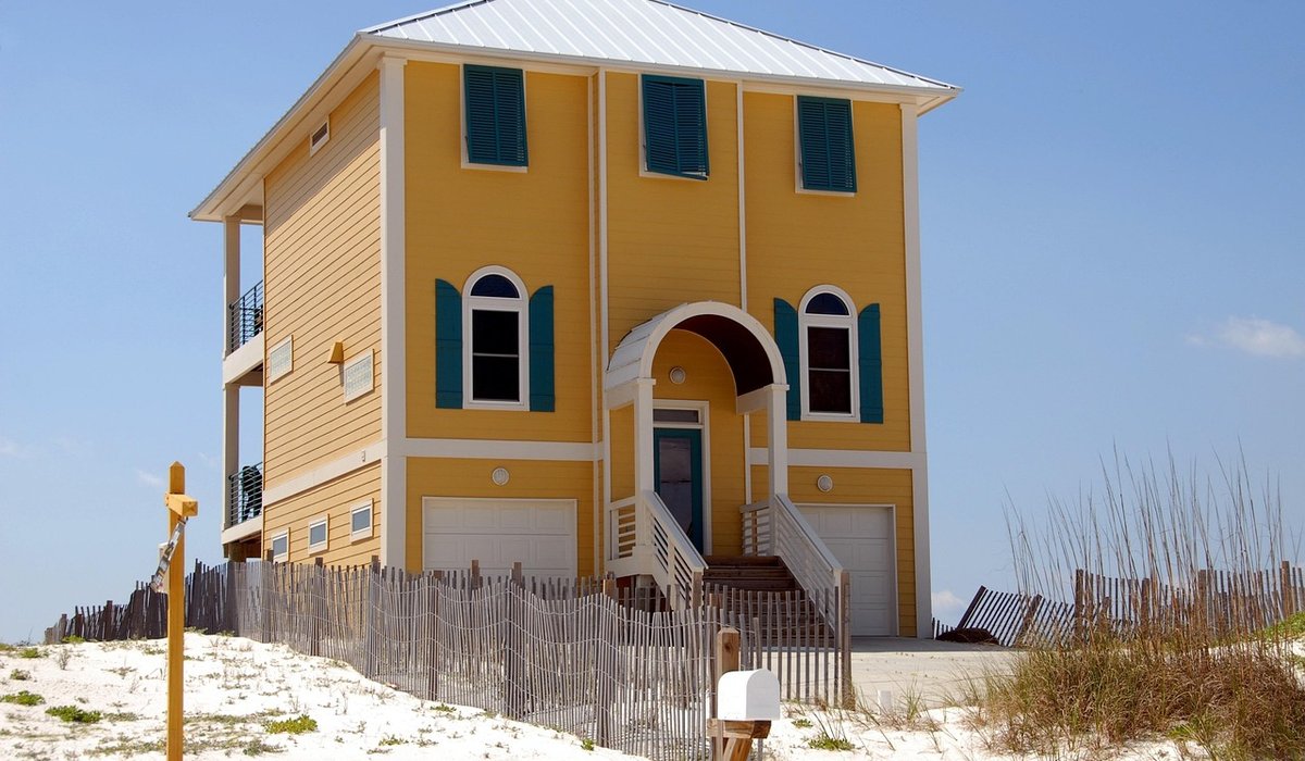 Choosing a Coastal Home: Key Factors Before You Buy