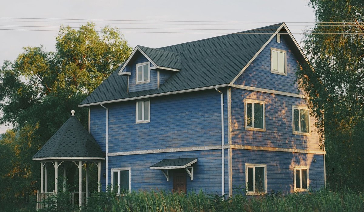 Choosing Durable Fabrics for Coastal Homes